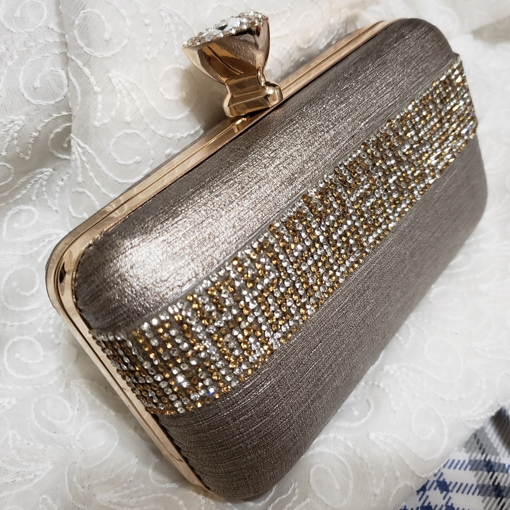 Grey Clutch